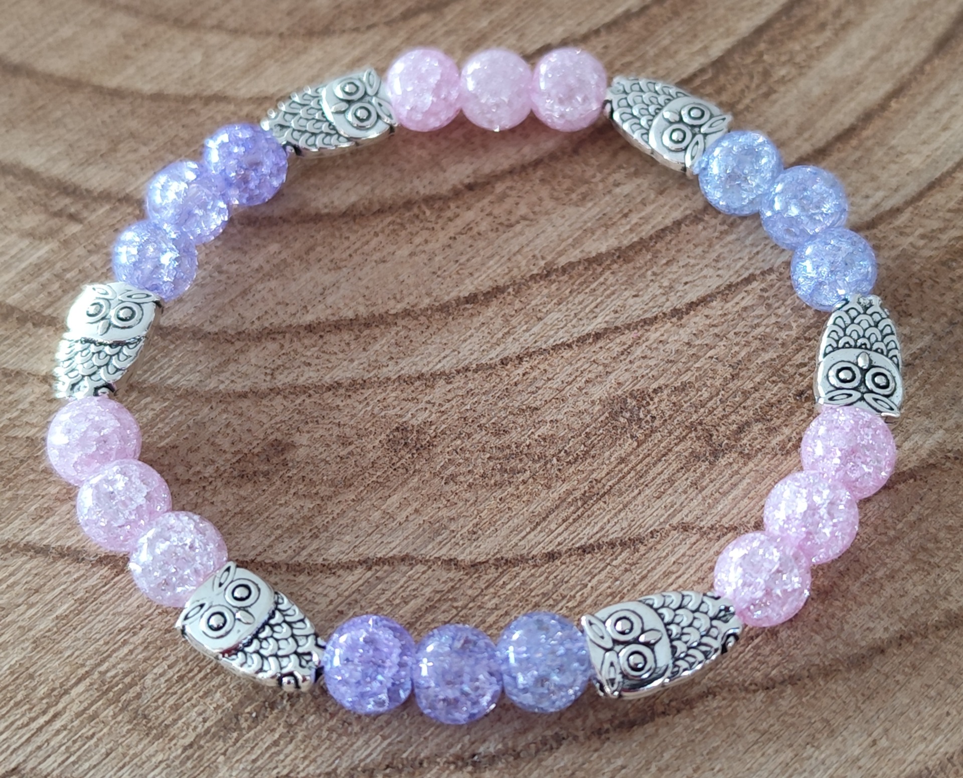 skleněné praskané korálky + mezidíly sovy - velikost náramku 14 cm
