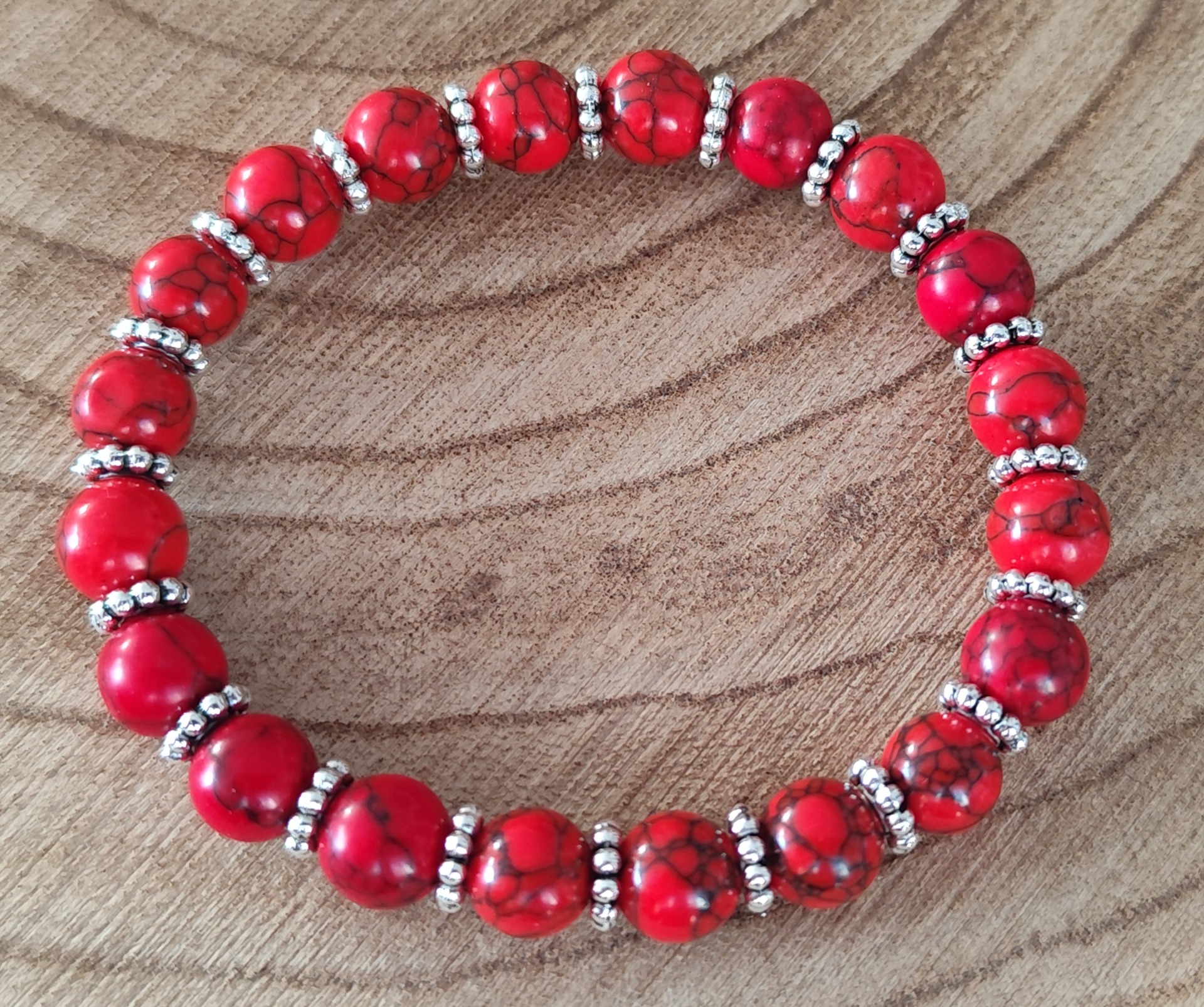 korálky z minerálů - syntetický červený tyrkys - velikost náramku 15-16 cm